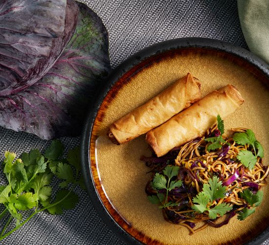 Forårsruller med stegte nudler. Opskrift Kokkenes Køkken